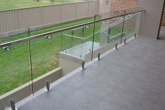 single-home-glass-railing-3